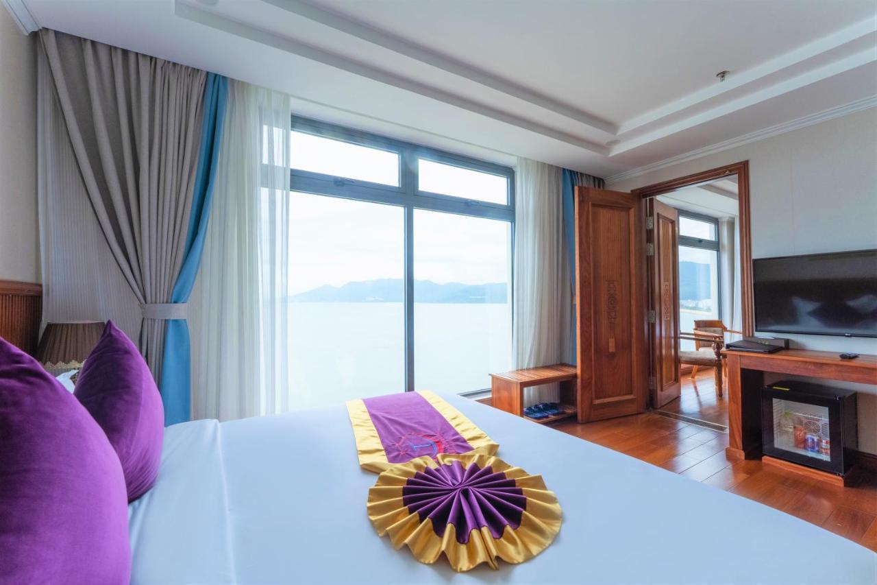 Vietnam Taste Hotel Quy Nhon - Beachfront エクステリア 写真